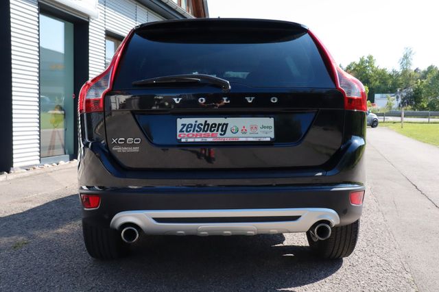 Fahrzeugabbildung Volvo XC60 R-Design D5 AWD Automatik Navi AHK 2. Hand