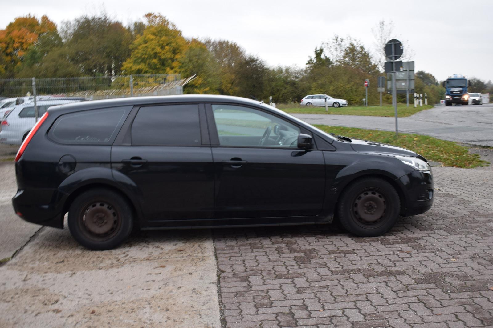 Ford Focus 2009 — photo 8