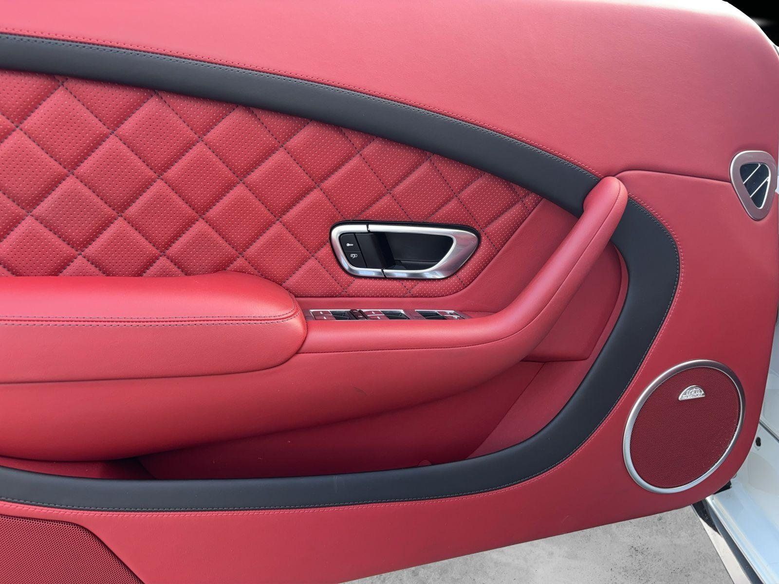 Fahrzeugabbildung Bentley GT Speed Black Edition Naim Carbon 21"