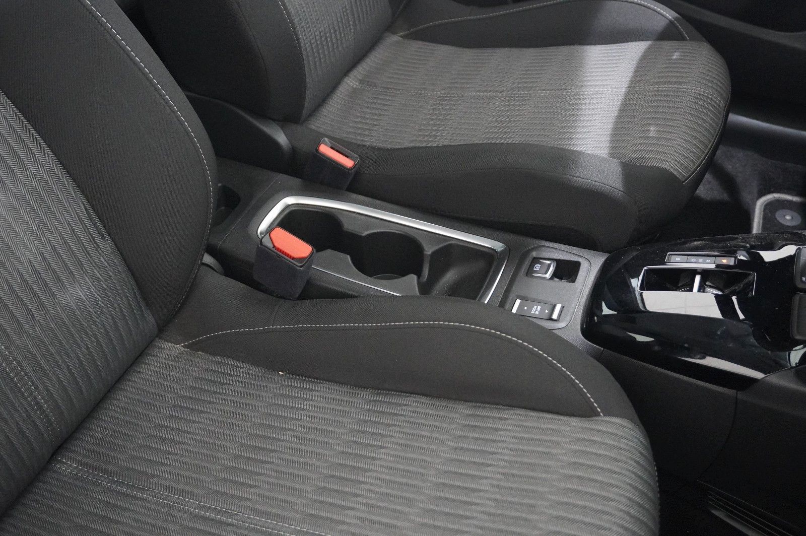 Fahrzeugabbildung Opel Corsa-e F EDITION 7KW NAVI/VIRT/SPORT/DAB/WÄRMEP