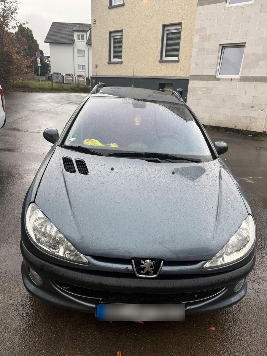 Peugeot  2006 — engine 110 HP (81kW)