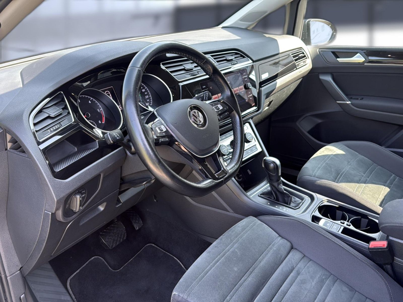 Fahrzeugabbildung Volkswagen Toura2.0 TDI Touran / AHK/unfallfrei