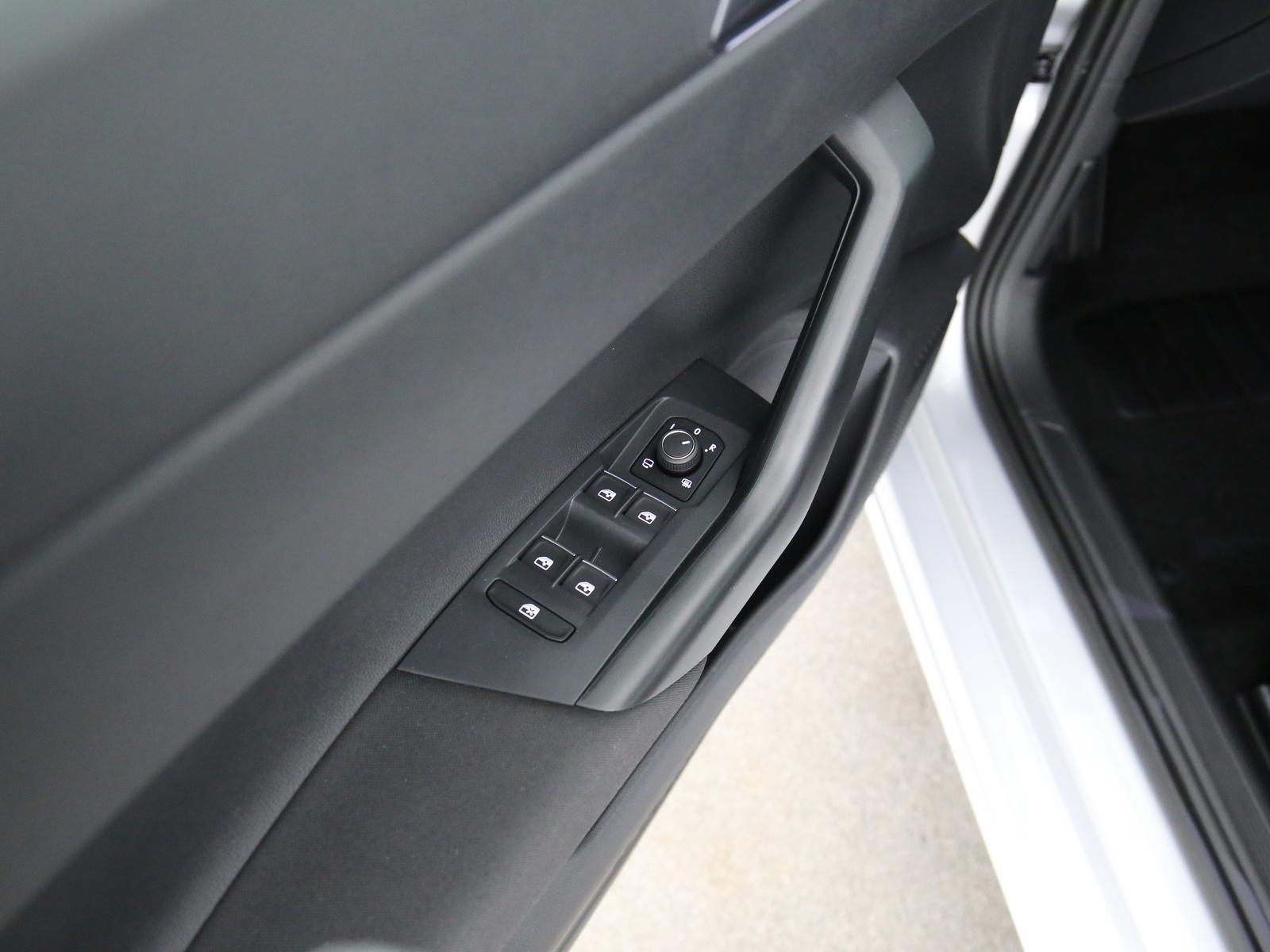 Volkswagen Polo 1.0 TSI DSG Style LED Navi Pano-Dach ACC K, миниатюра 22