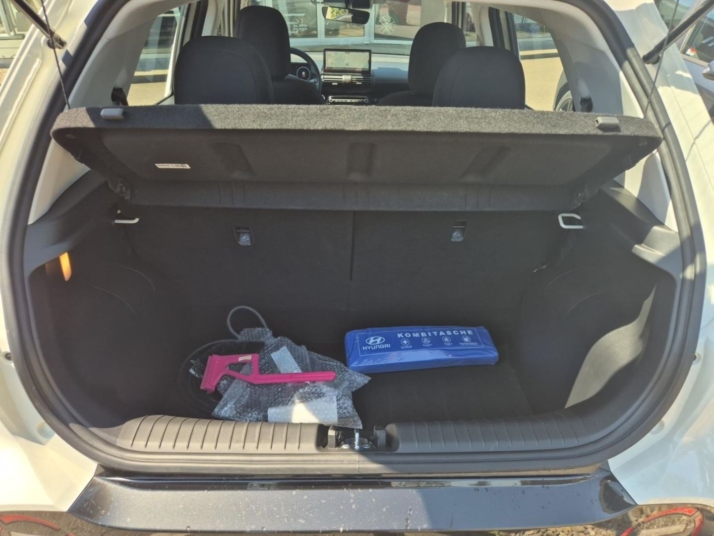 Fahrzeugabbildung Hyundai INSTER Elektro 71 kW FWD Select Navi ACC Apple C