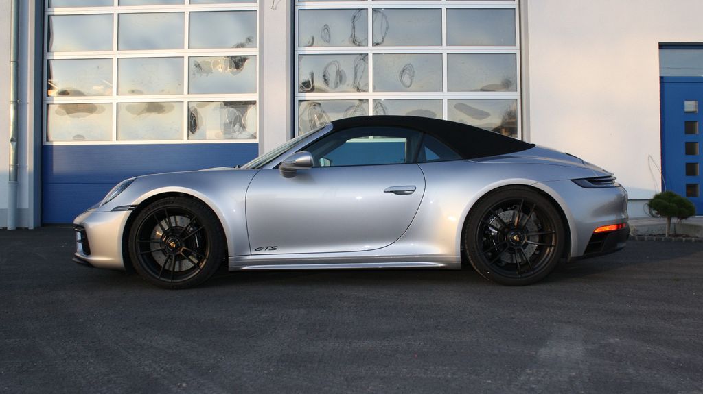 Porsche 992