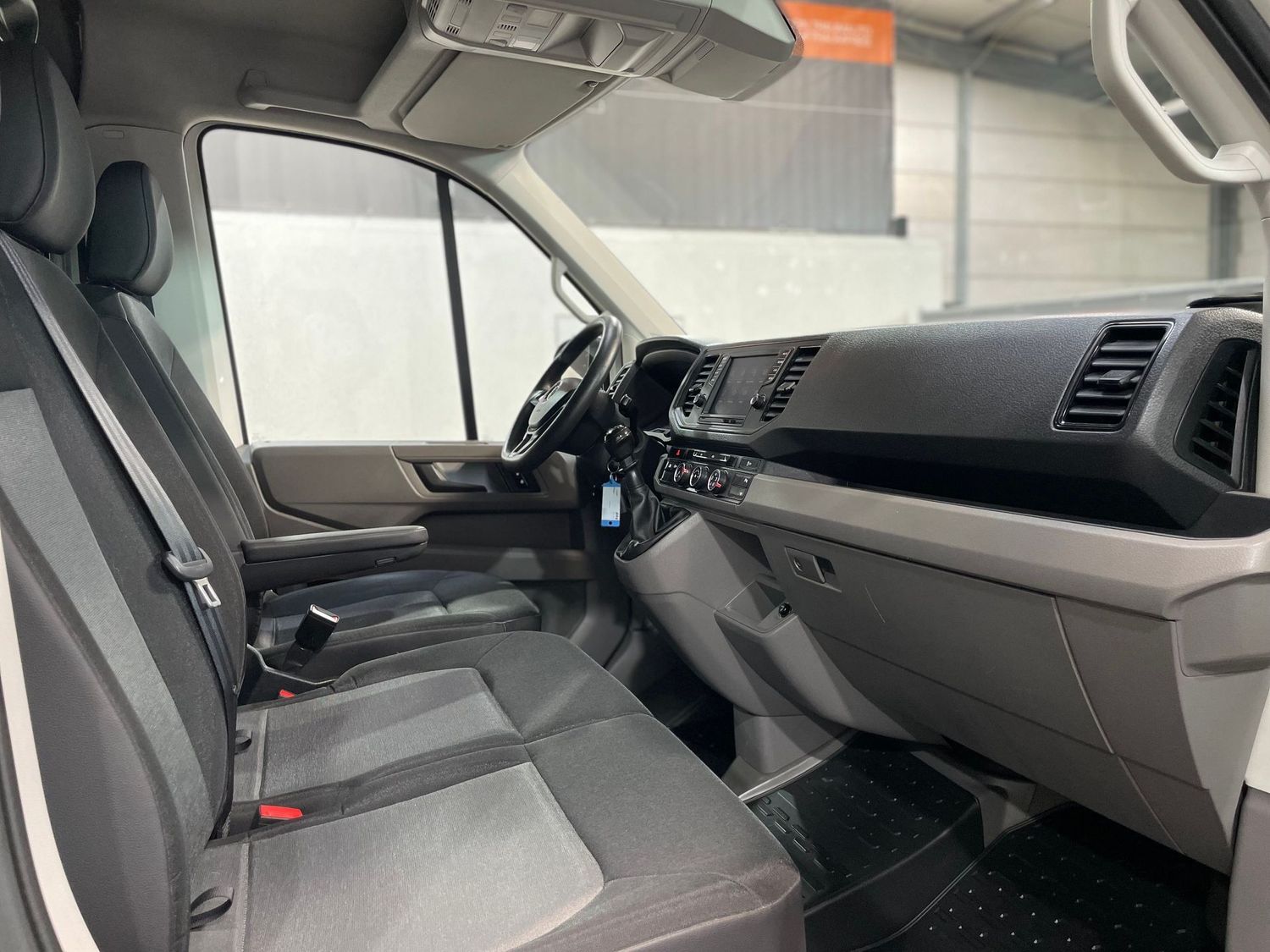 Fahrzeugabbildung Volkswagen Crafter Kasten 35 Hochdach #Kamera#AHK