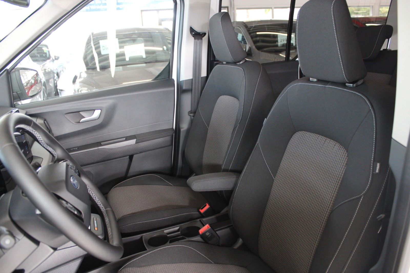 Fahrzeugabbildung Ford Tourneo Courier BEV TREND FahrerAss2 + WinterPak