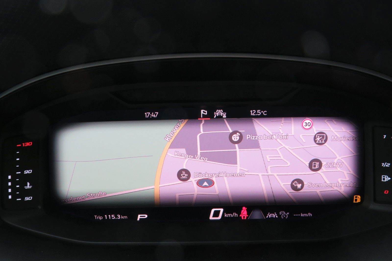 Fahrzeugabbildung SEAT Arona FR DSG NAVI SITZH. KAMERA ACC ASSISTENT-PA