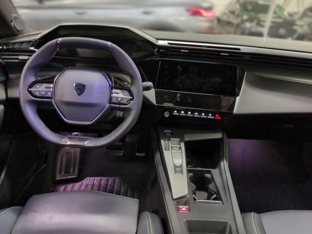 Fahrzeugabbildung Peugeot 408 GT PlugInHybrid 225 AT+Navigationssystem+Sou