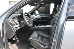 Fahrzeugabbildung Volvo XC90 B5 R-Design AWD *360*HU*STHZ*Pano*B&W