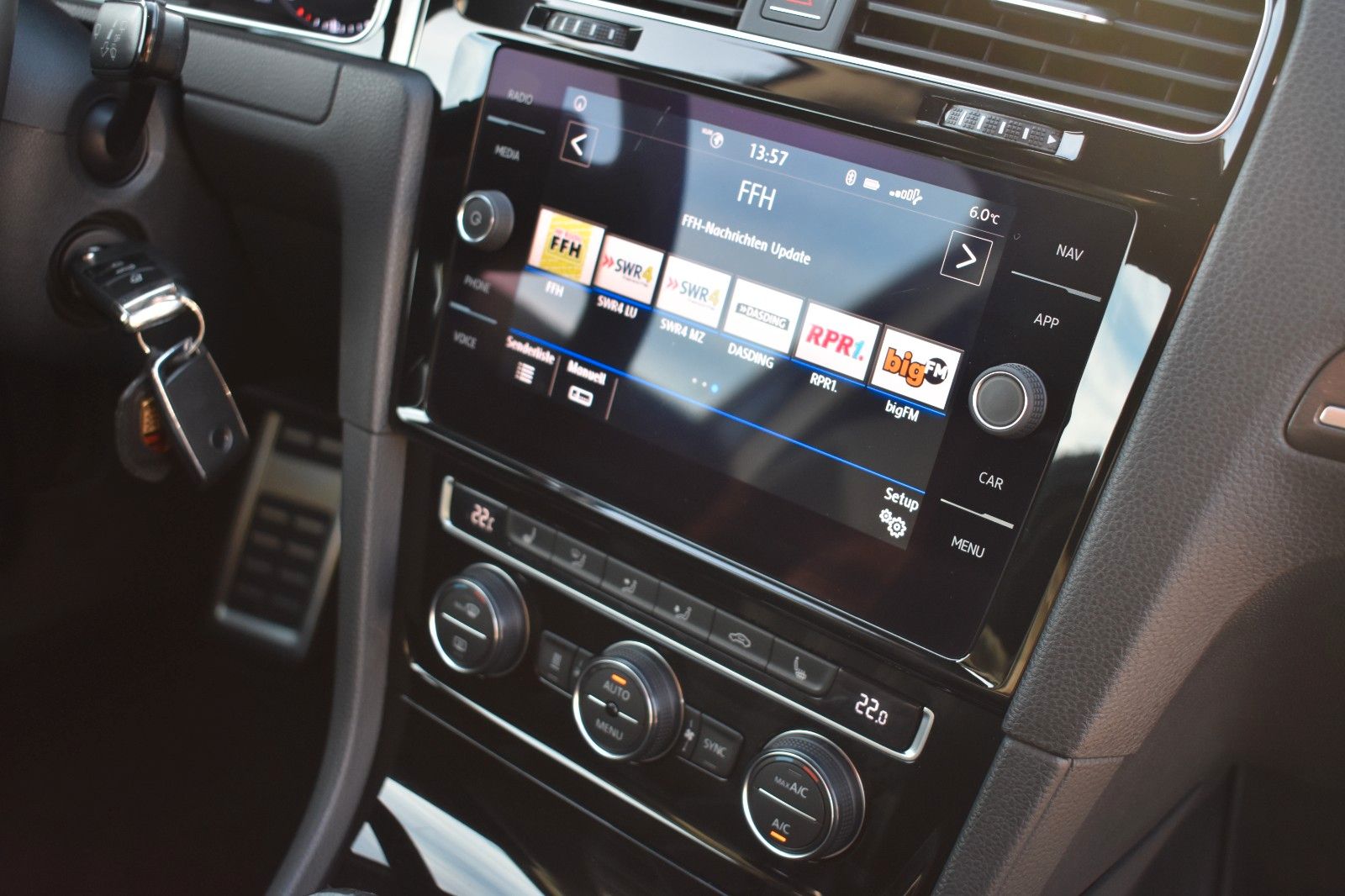 Fahrzeugabbildung Volkswagen Golf VII Lim. GTD BMT/Start-Stopp DYNAUDIO