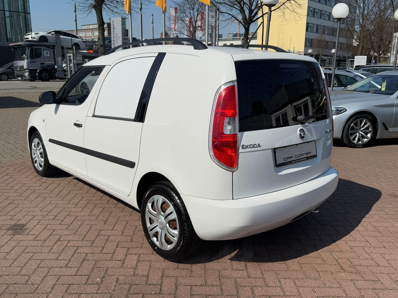 Fahrzeugabbildung SKODA Roomster Praktik 1.6 TDI 1.HAND SKODA SCHECKHEFT
