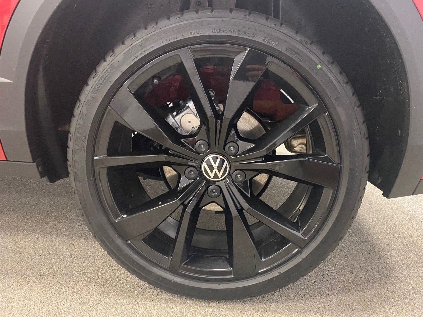 Fahrzeugabbildung Volkswagen T-Roc 1.5 TSI DSG R-Line+ACC+AHK+19"+KAMERA+LED+
