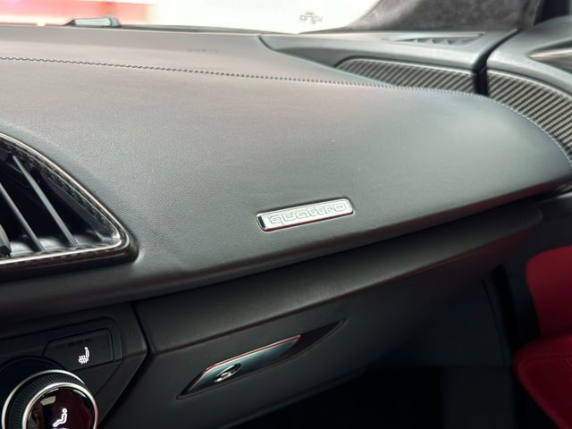 Audi R8*Coupe*5.2 FSI V10 Plus*Quattro* Keramik*B&O*