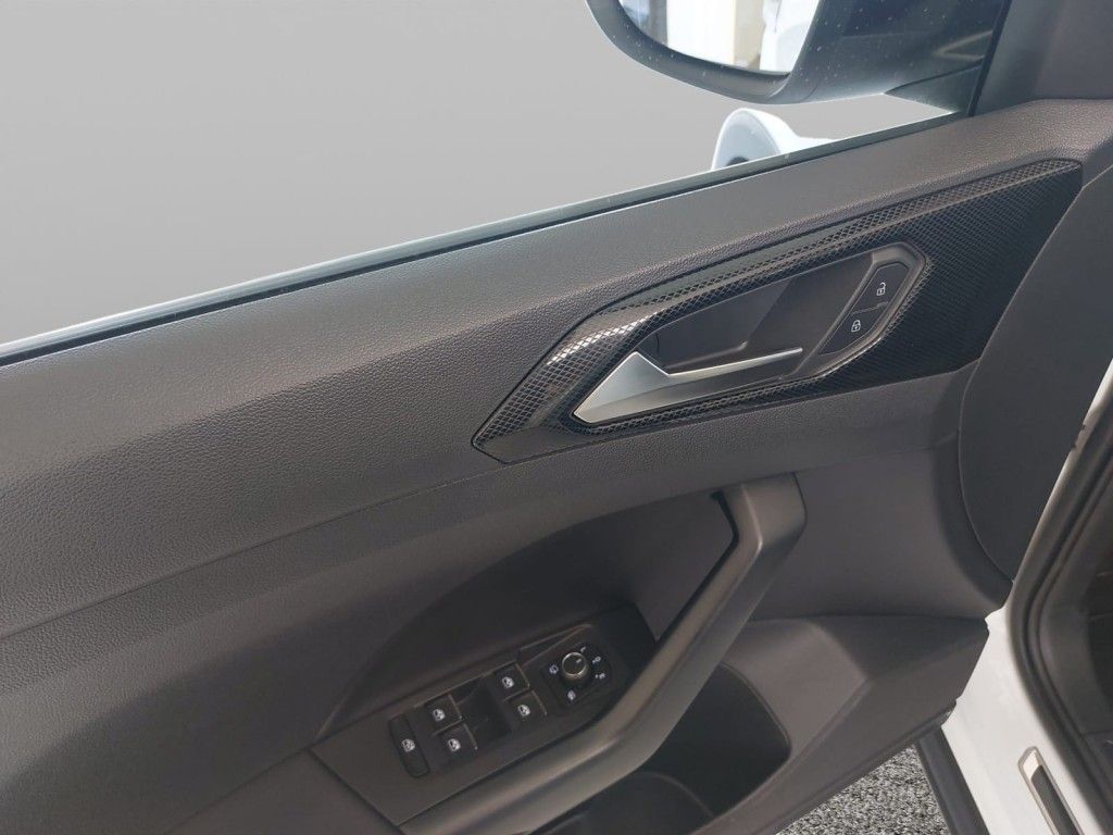 Fahrzeugabbildung Volkswagen T-Cross 1.0 TSI Goal Navi LED
