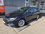 Opel Astra 1.4 T 4Zylinder Automatik/SitzH/RückfahrK - Opel Astra mit Benzin-Antrieb: Schiebedach, Kombi