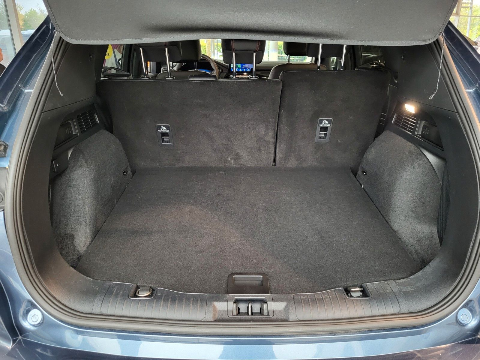 Fahrzeugabbildung Ford Kuga Plug-In Hybrid ST-Line X Panoramadach