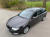 Skoda Superb 1.8 TSI Elegance Combi Elegance - Skoda Superb aus 2010: Kombi