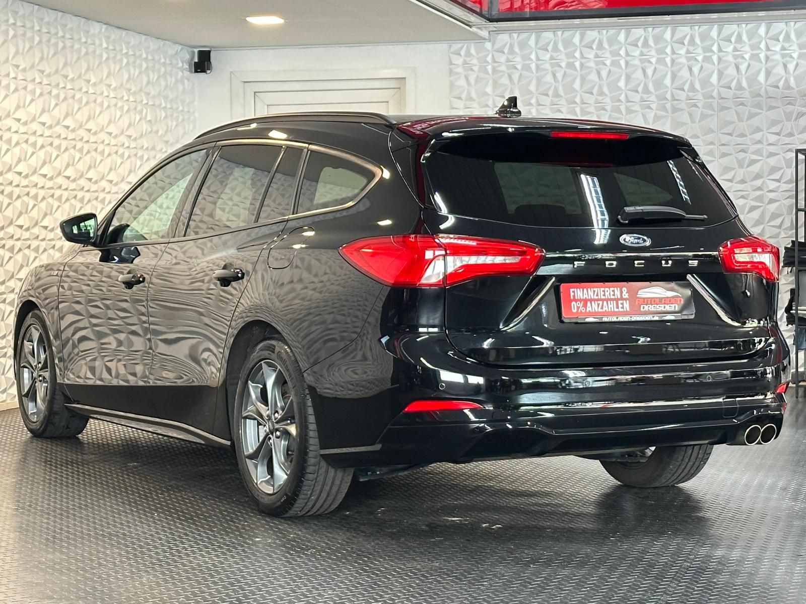 FORD Focus 1.0 EB ST LINE BLACK * SHZ#LF#FH#NAVI#TEMP - Image 5