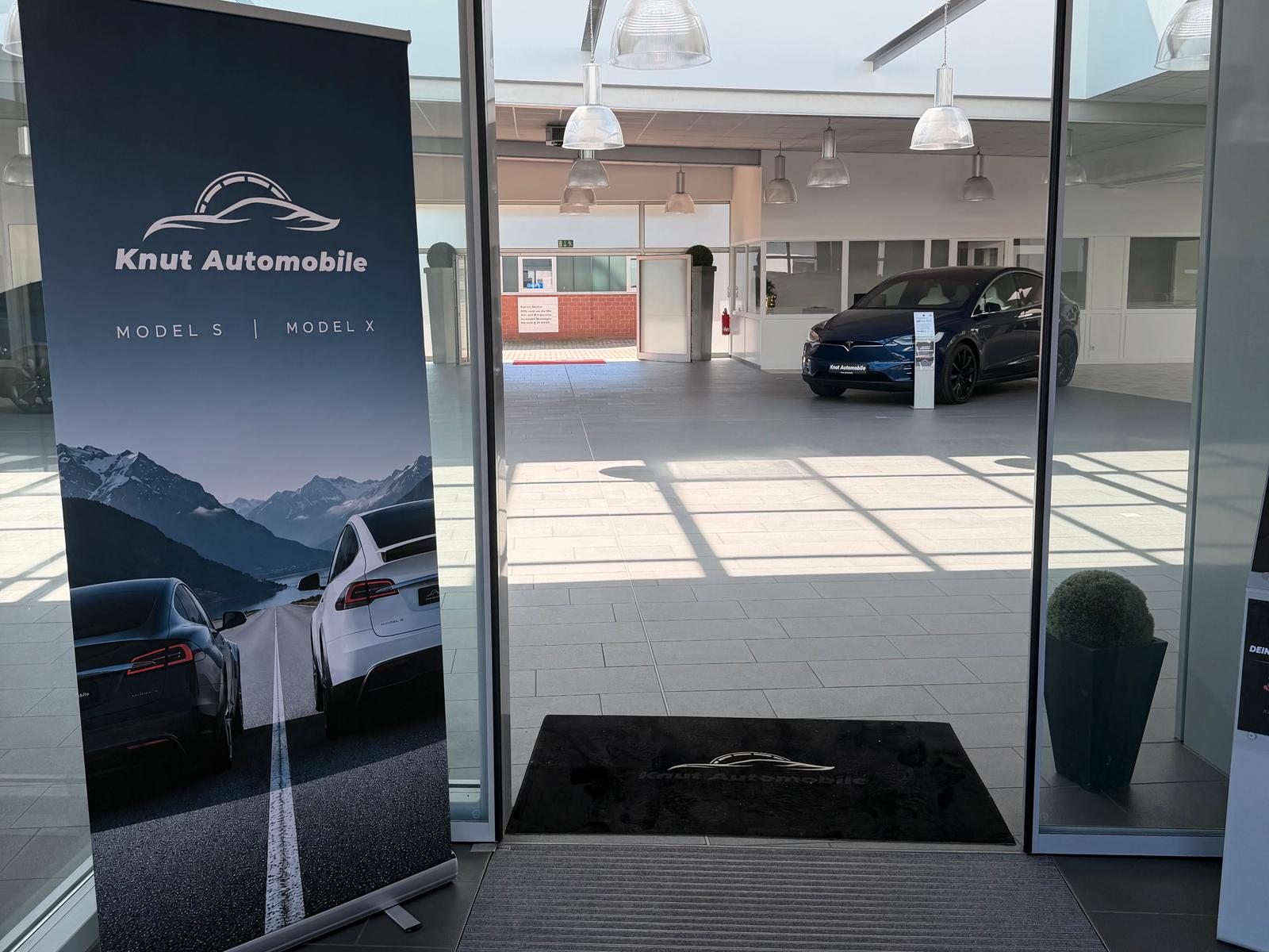 showroom-image-top