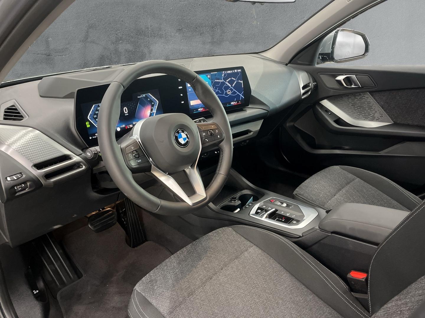 BMW 120 i Hatch AUTOMATIK 17''LC PROF NAVI HuD LED K