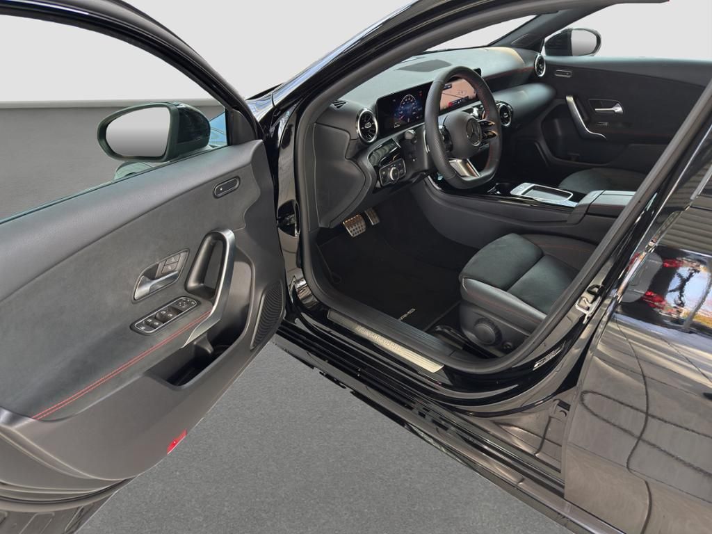 Fahrzeugabbildung Mercedes-Benz A 200 Kompaktlimousine AMG Line*Night Paket*LED