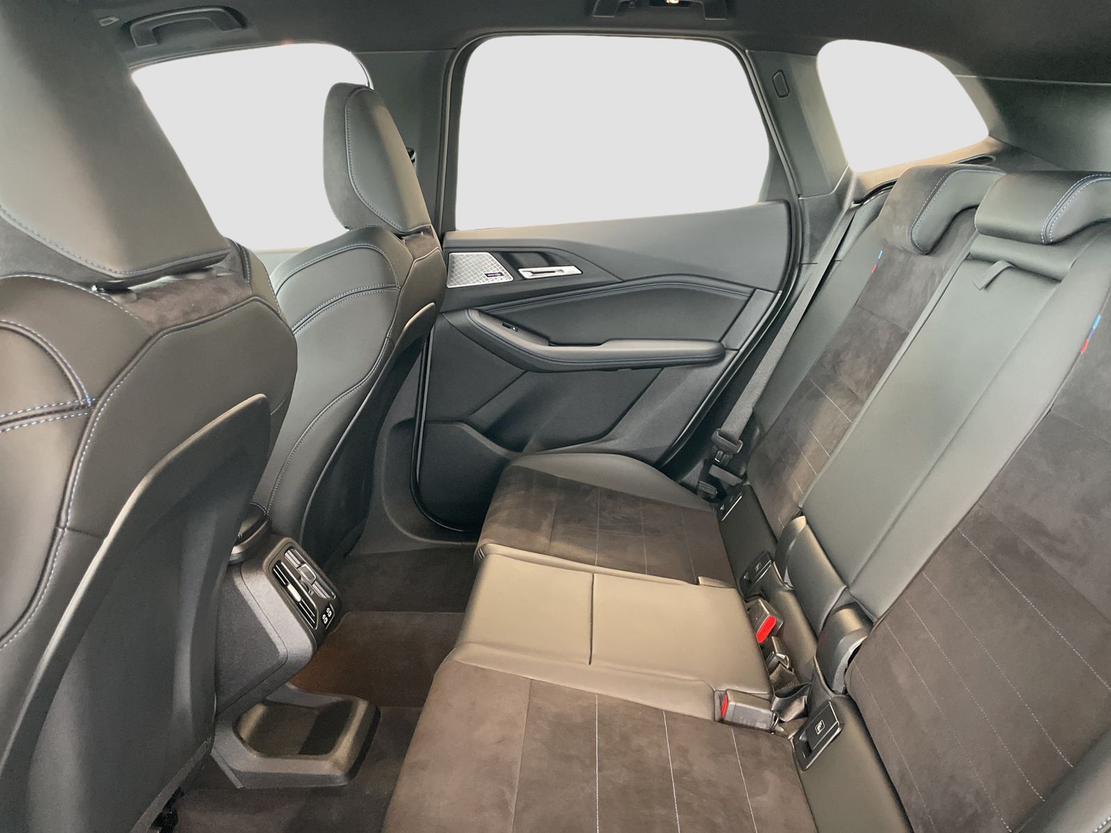 BMW 223 Active Tourer - Bild 13