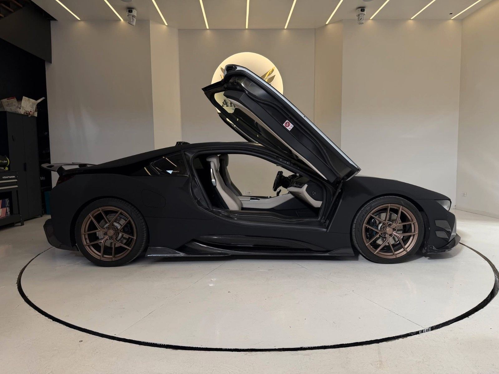 BMW i8 (357 HP) 2016