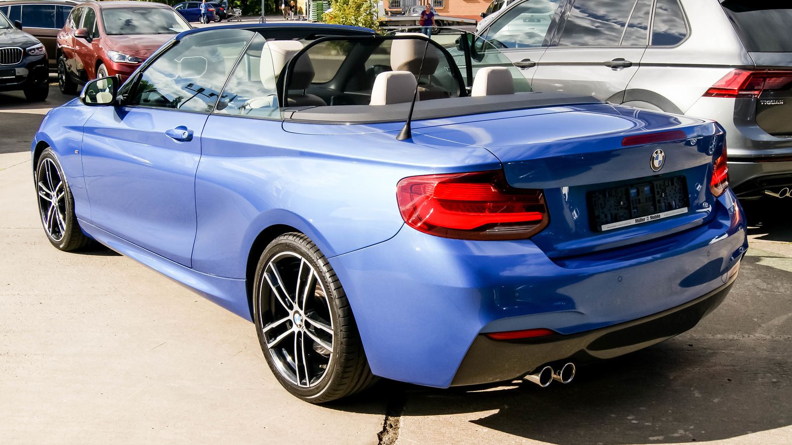 Fahrzeugabbildung BMW 220 d Cabrio M Sport Estoril NAVI LED KAMERA AHK