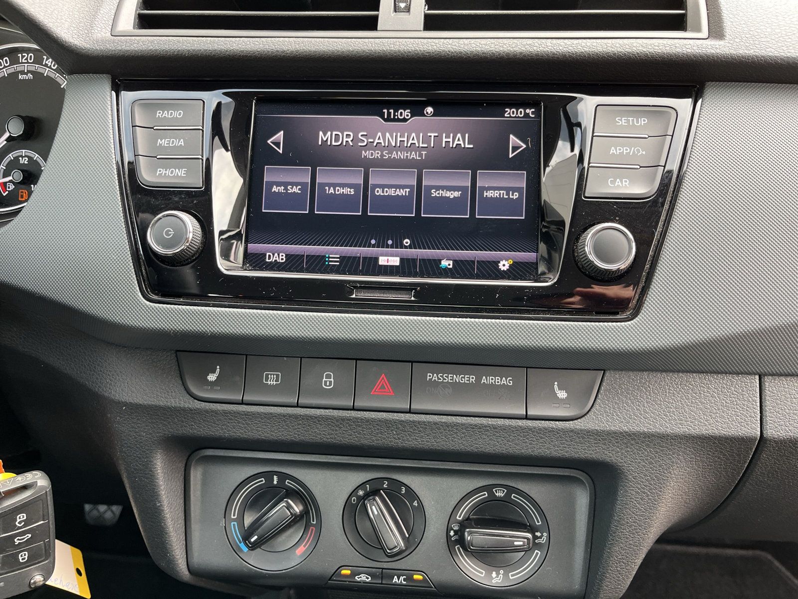 Fahrzeugabbildung SKODA Fabia 1.0 MPI Klima DAB Sitzheizung