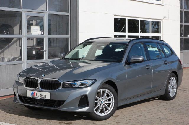 BMW 318i Touring AHK HEAD-UP ACC 360°-KAMERA E-SITZE