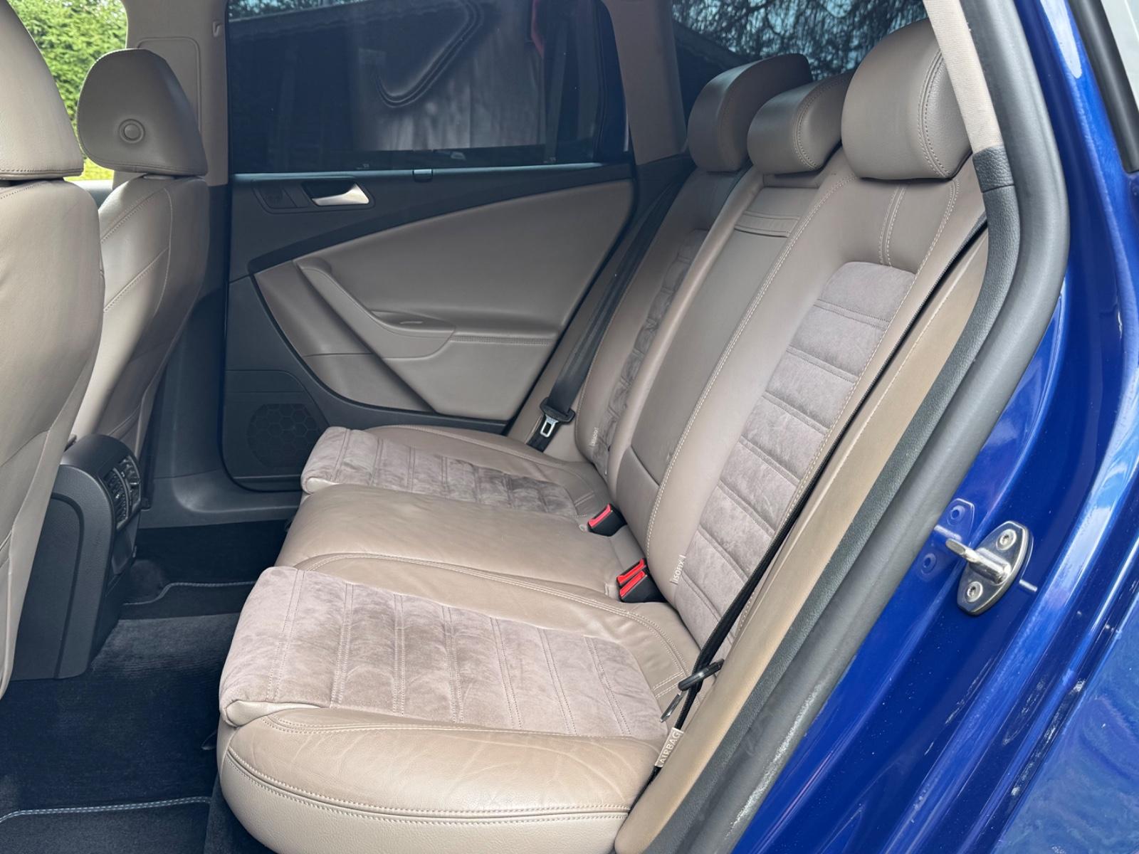 Volkswagen Passat 2009 — photo 18