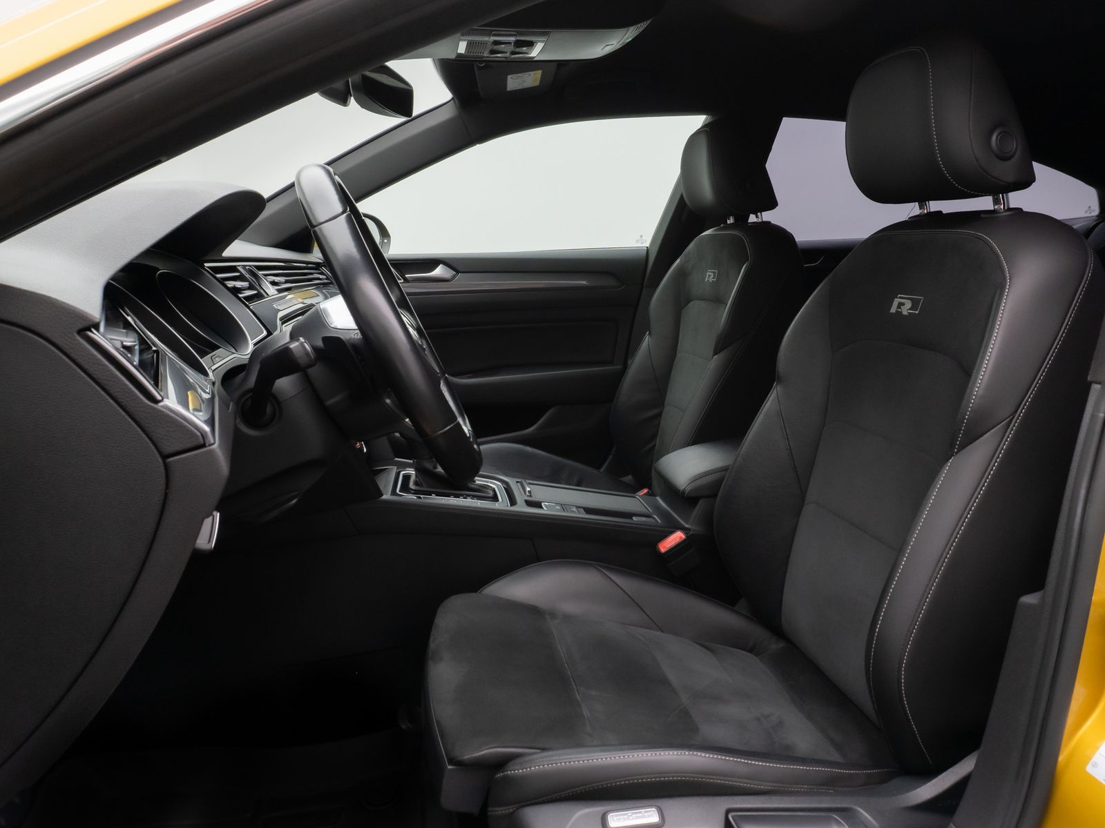Fahrzeugabbildung Volkswagen Arteon R-Line Kamera Fernlichtassist ACC 8Fach
