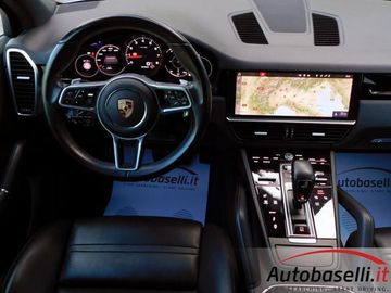 Porsche Cayenne - 9