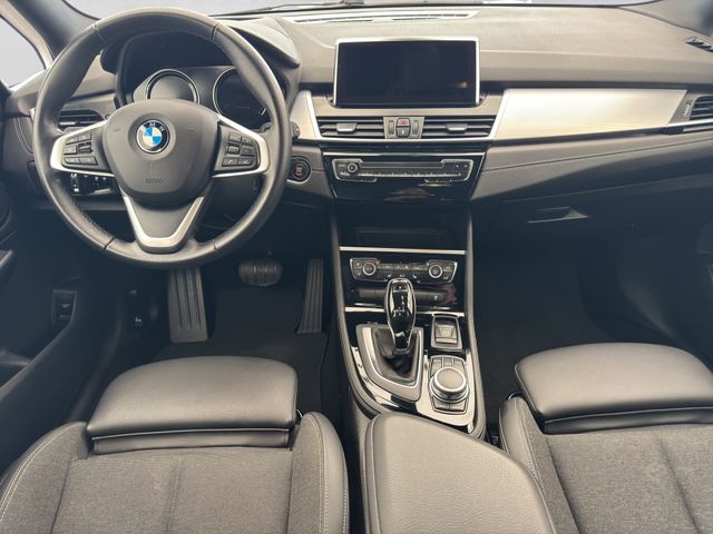 Fahrzeugabbildung BMW 218d Gran Tourer Sport Line LED+Cam+HUD+ACC+AHK