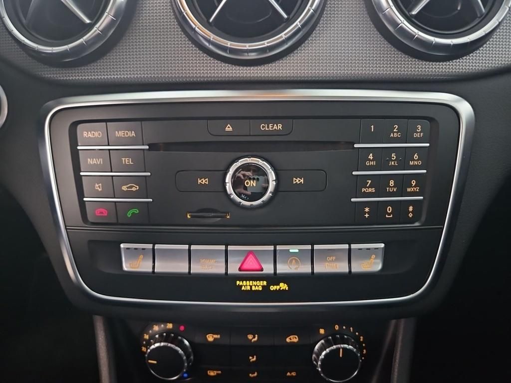 Fahrzeugabbildung Mercedes-Benz CLA 200 SB Progressive Pano Navi KAM LED Sound