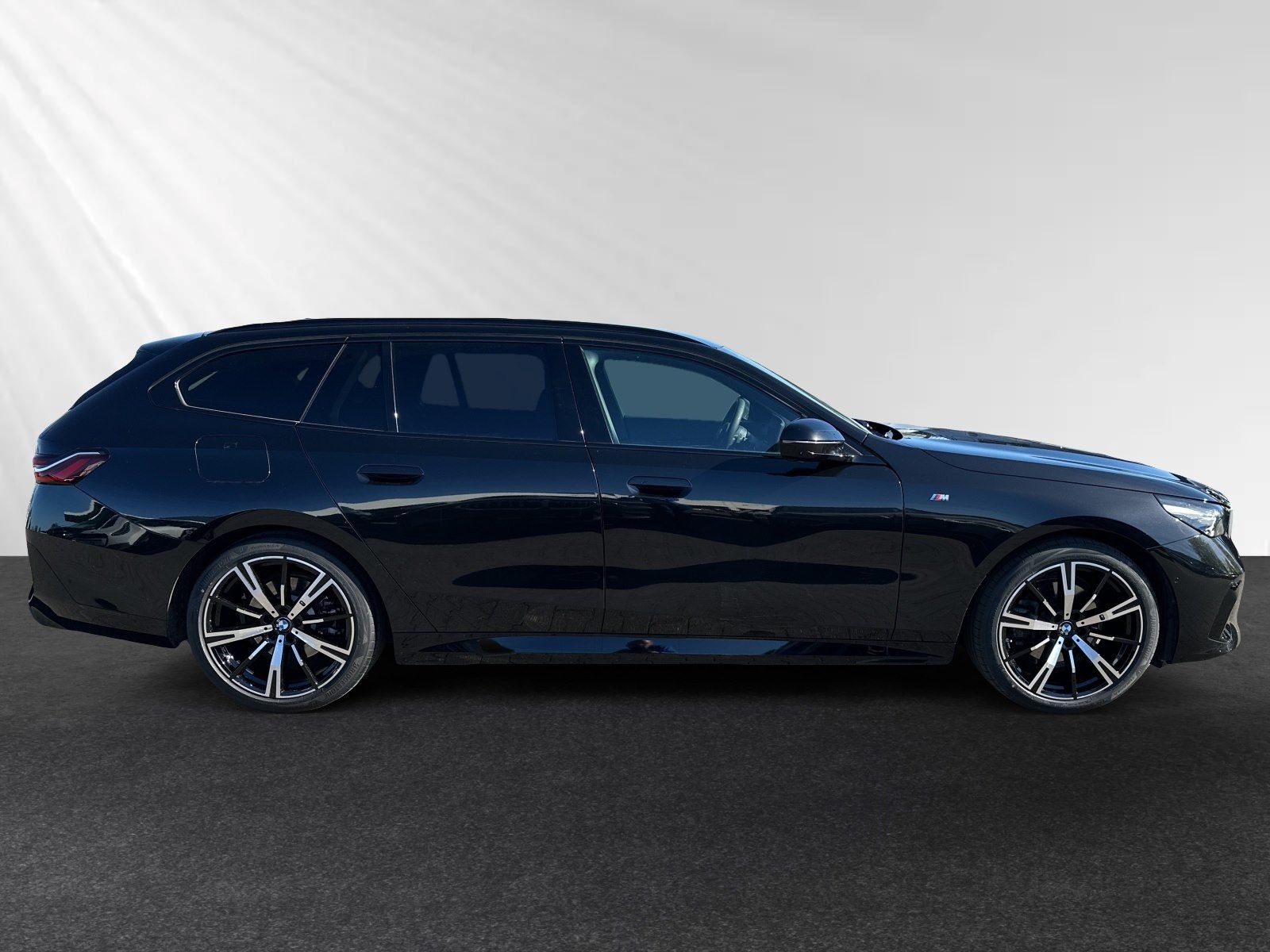 BMW 520i Touring M Sport AHK Pano 20 LMR Standhzg foto 2