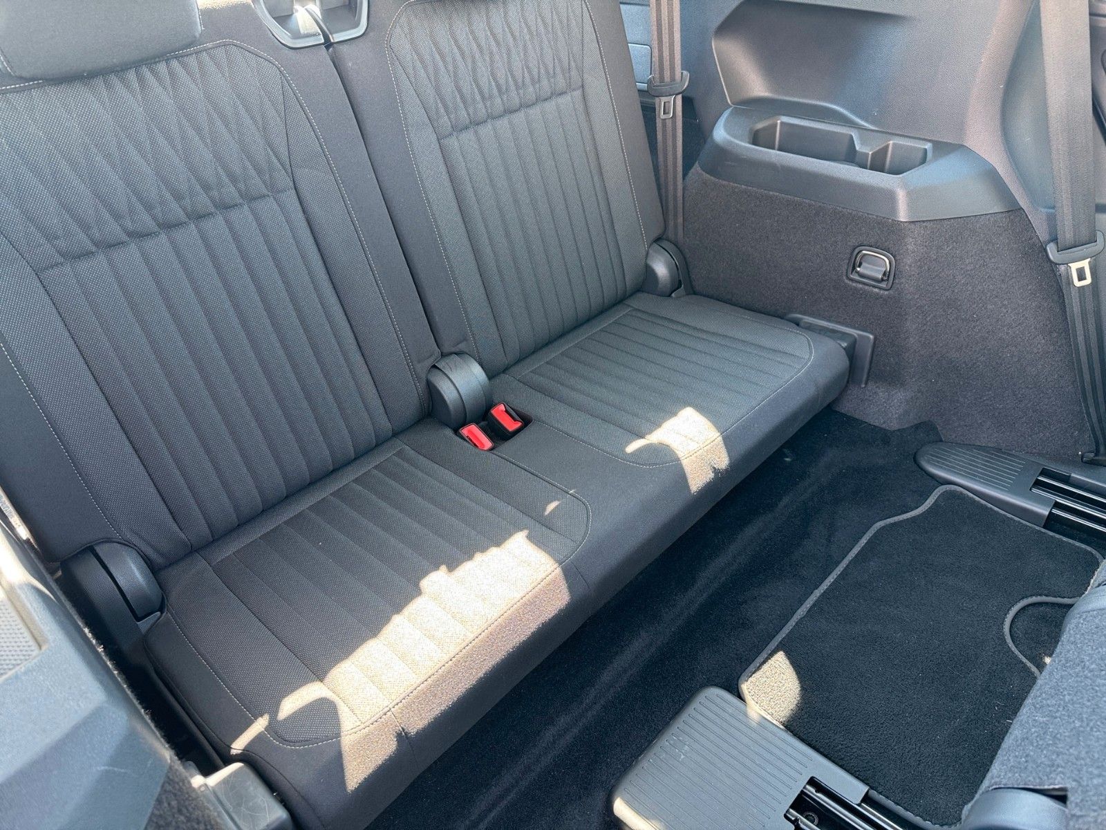Fahrzeugabbildung Volkswagen Tiguan Allspace Life 1.5 TSI