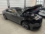 BMW 750Li xDrive Exclusiv*ACC*SkyPano*H&K*Massage*TV - BMW Unfallwagen