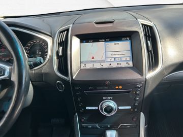 Fotografie des Ford Edge 2.0TDCI AHK Leder LED 4X4 el. Heckklappe