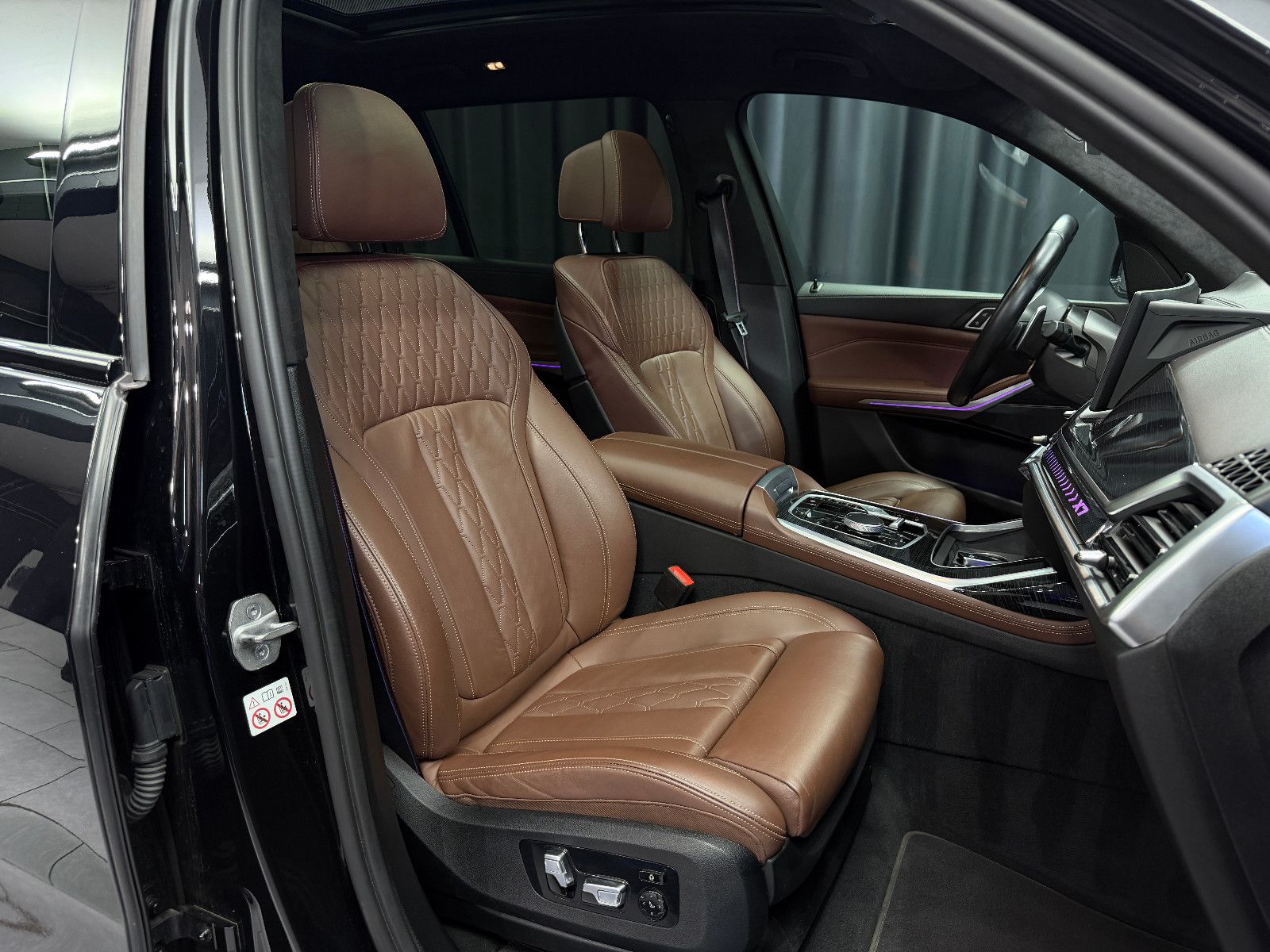 Fahrzeugabbildung BMW X7 xDrive 40 d M Sport PRO|SKY-LOUNGE|7-SITZE|