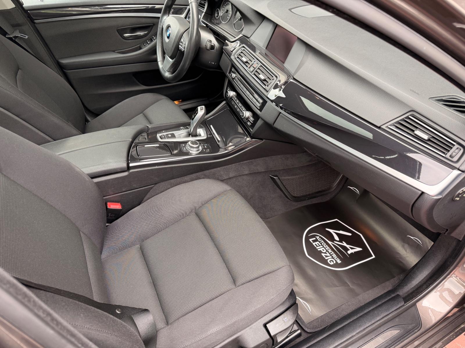 BMW 520i Limousine 1HA*SCHIEBDACH*KAMERA*WENIGKM*TÜV