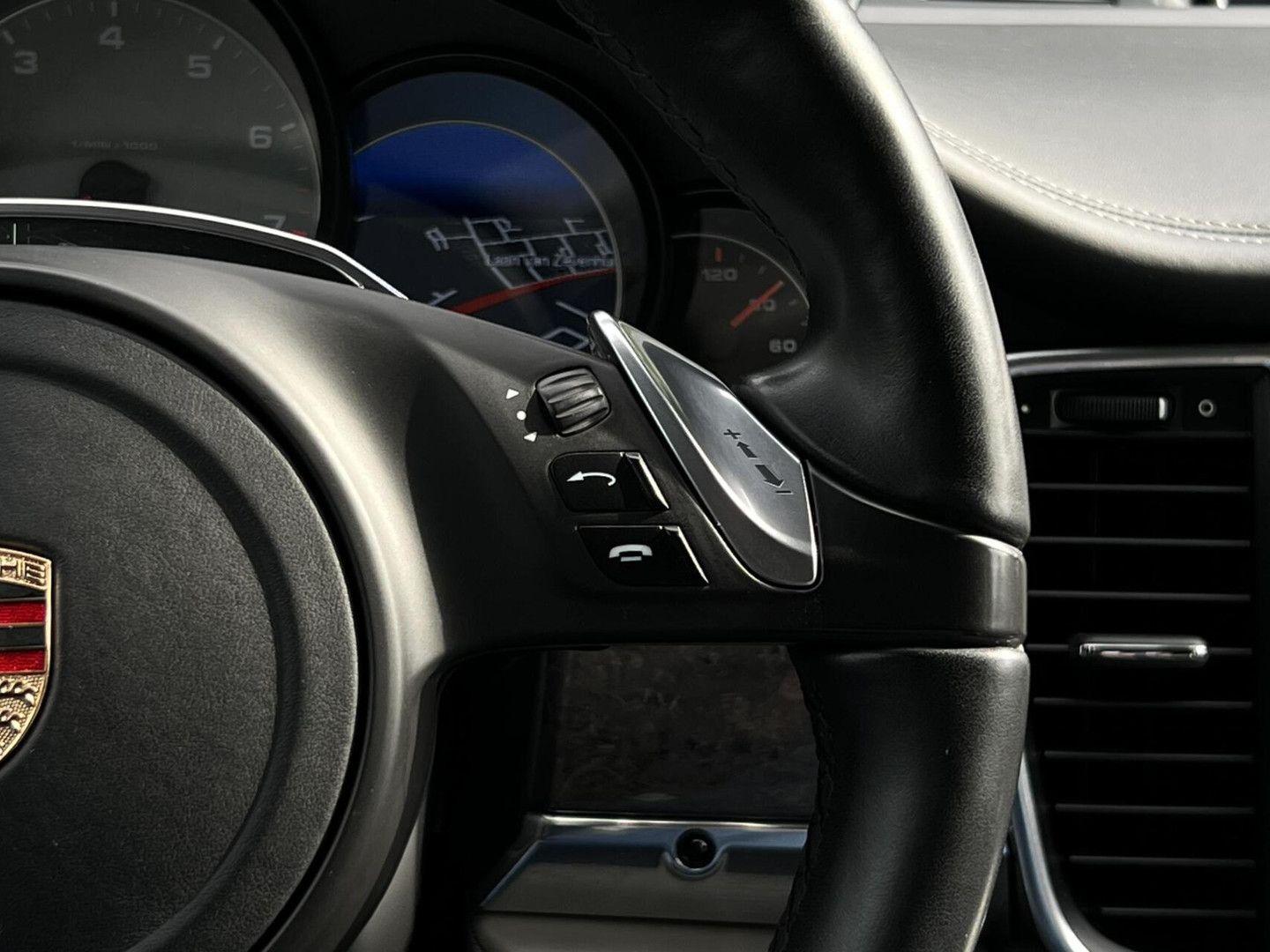 PORSCHE PANAMERA - 4S 4.8 - 400 CV -  PANORAMA -BVA - PACK SPORT CHRONO - TOIT OUVRANT