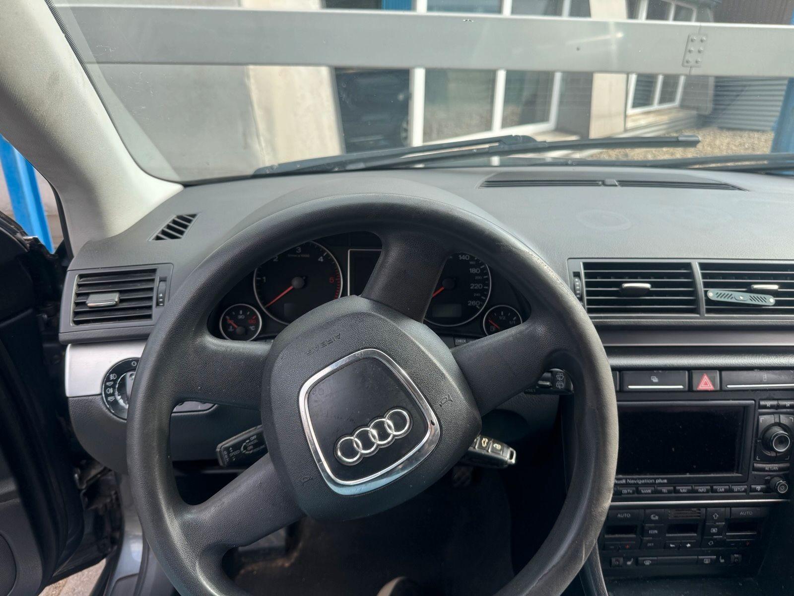 Audi A4 2006 — photo 11