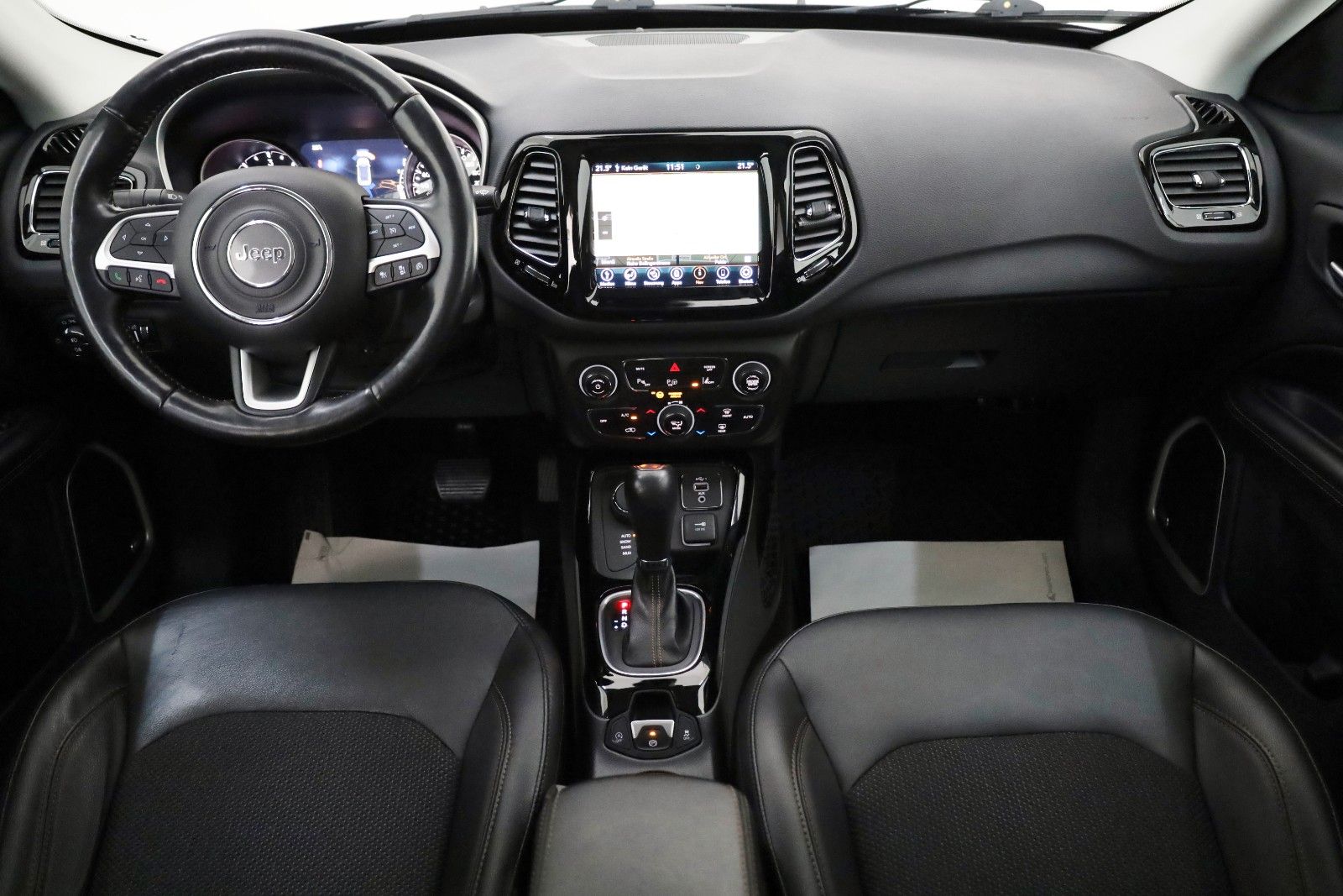 Fahrzeugabbildung Jeep Compass Limited 4WD T.Leder,Navi,LED,Apple Car.