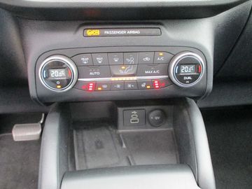 Ford Kuga - 10