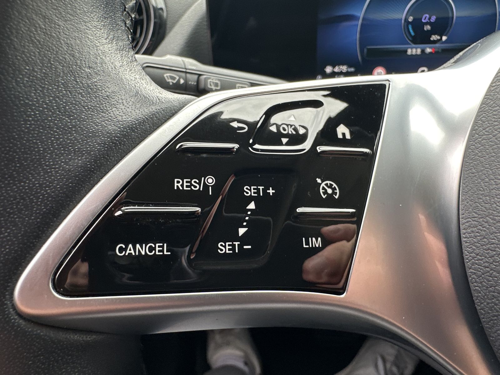 Fahrzeugabbildung Mercedes-Benz B 220d NAV+LEDER+KEYLESS+KAM+WIDESCREEN