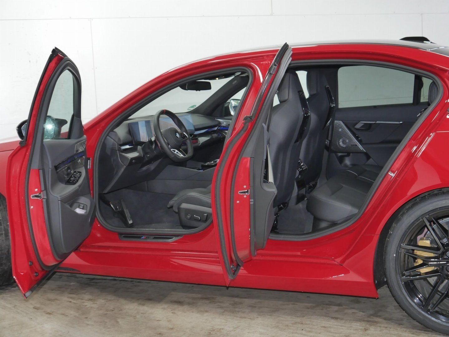 Fahrzeugeinzelansicht 19 Fahrzeugabbildung BMW M5 Limousine M Drivers P., M Carbon Keramik-Brem