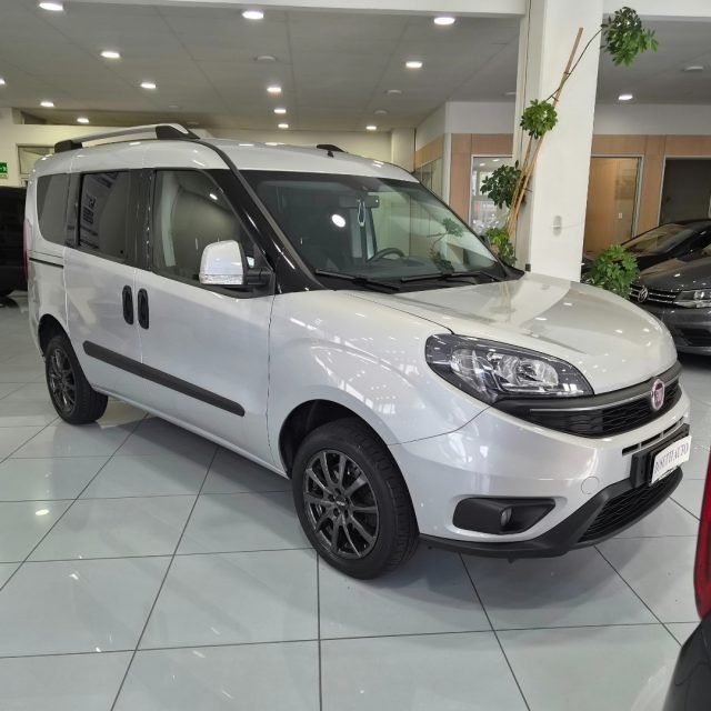 Fiat FIAT Doblo Doblò 1.4 T-Jet 16V Lounge imagem 2