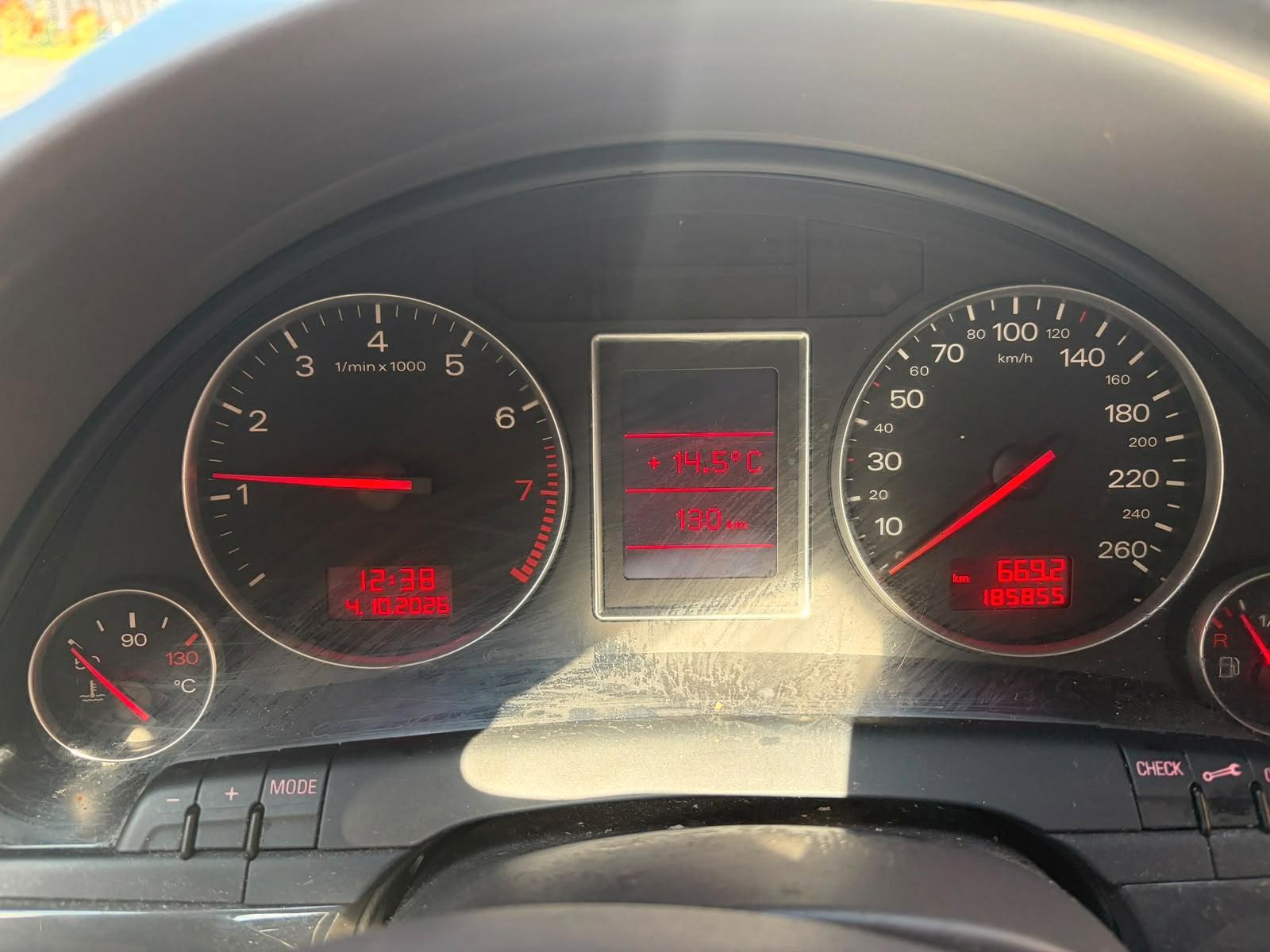 Audi A4 2004 — photo 5